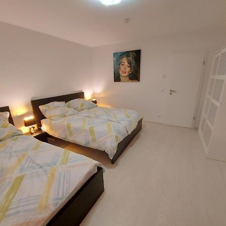 Several Different Rooms, Newly Furnished, In A New House In Vichten Luaran gambar